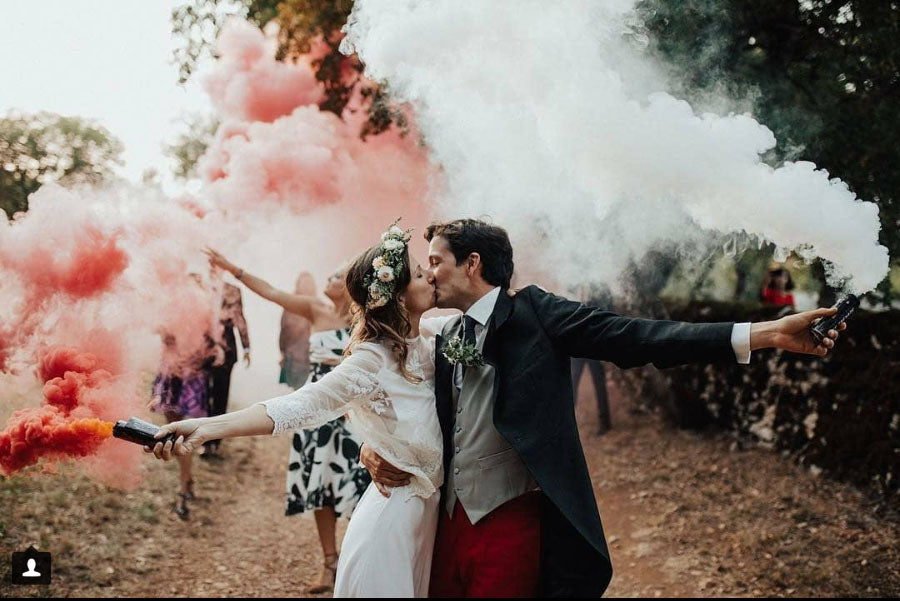 Photo de mariage avec fumigène au Fort Ouest
