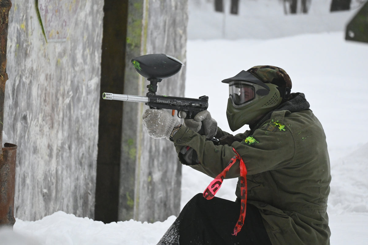 Partie de paintball en hiver au Fort Ouest